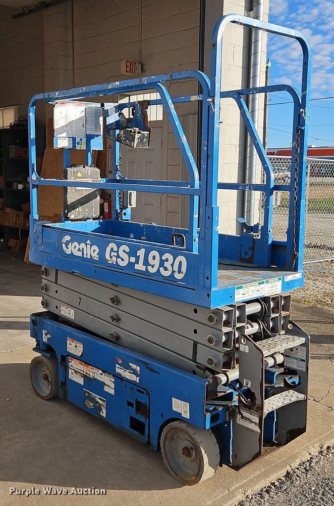 image for item EI8586 2015 Genie GS-1930 scissor lift