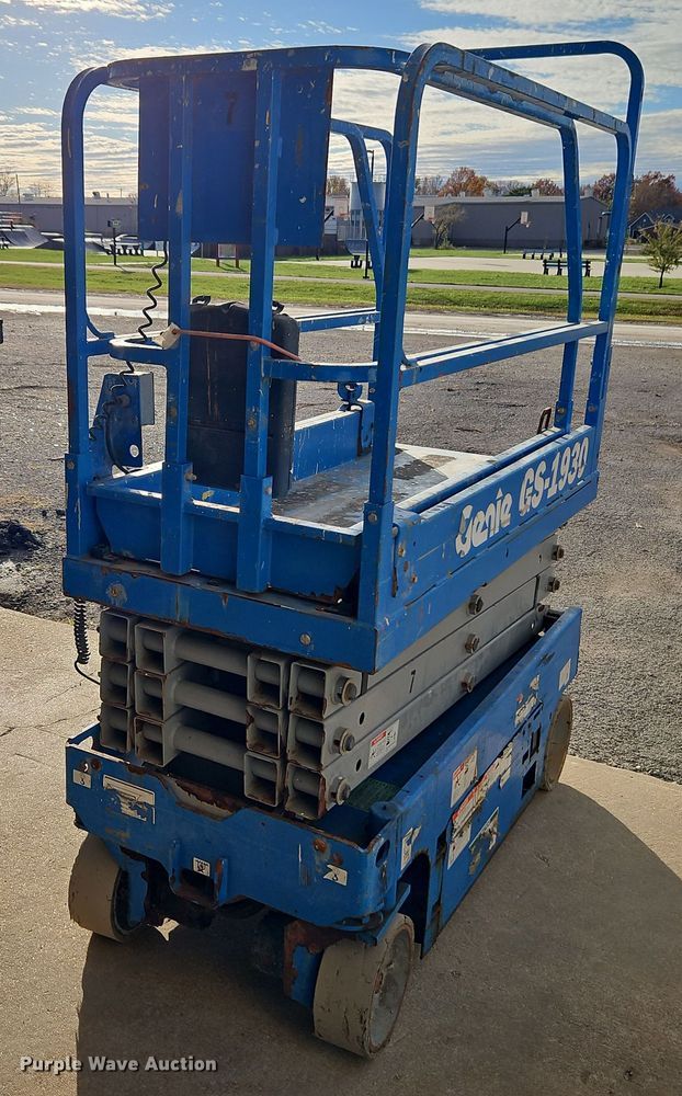 image for item EI8586 2015 Genie GS-1930 scissor lift