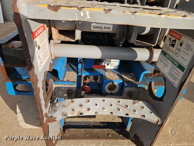 image for item EI8586 2015 Genie GS-1930 scissor lift