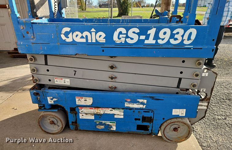image for item EI8586 2015 Genie GS-1930 scissor lift