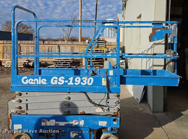 image for item EI8586 2015 Genie GS-1930 scissor lift