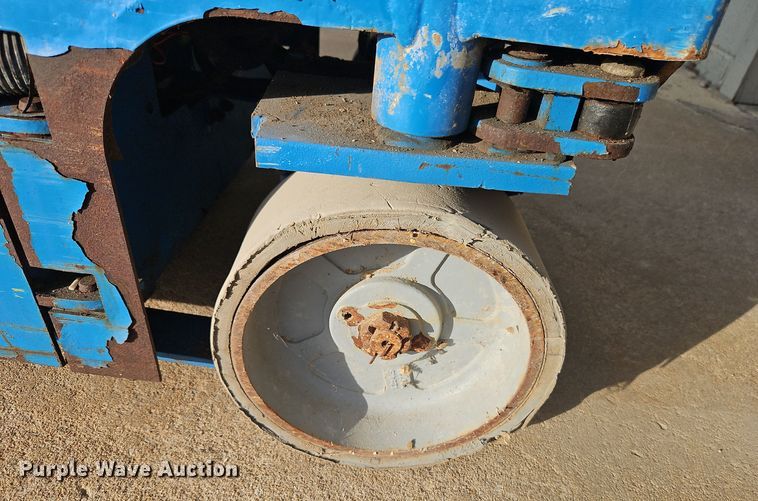 image for item EI8586 2015 Genie GS-1930 scissor lift