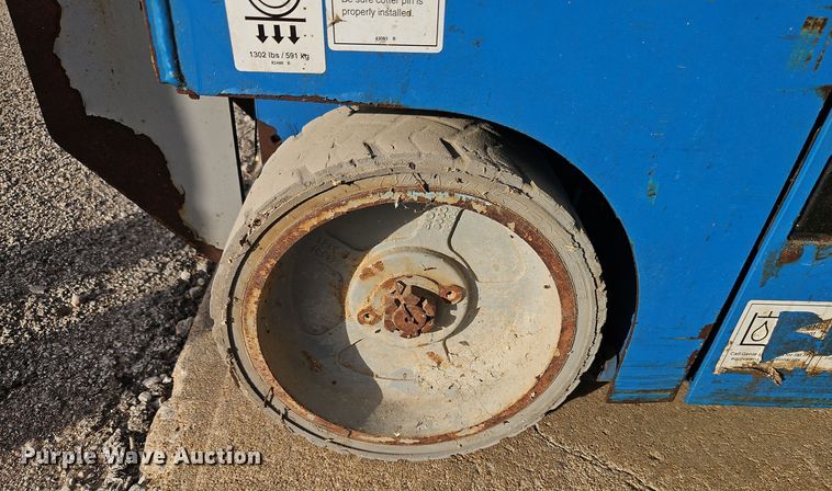 image for item EI8586 2015 Genie GS-1930 scissor lift