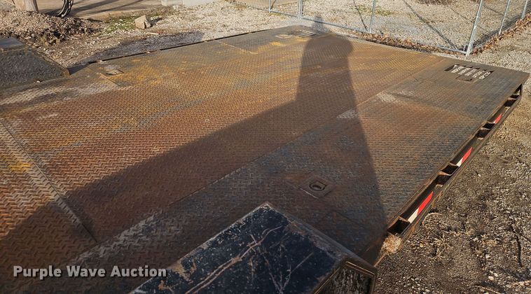 image for item EI8587 2007 Lamar tilt deck equipment trailer