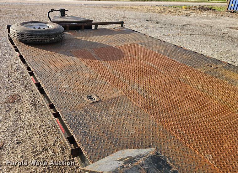 image for item EI8587 2007 Lamar tilt deck equipment trailer