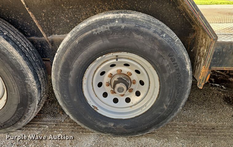 image for item EI8587 2007 Lamar tilt deck equipment trailer