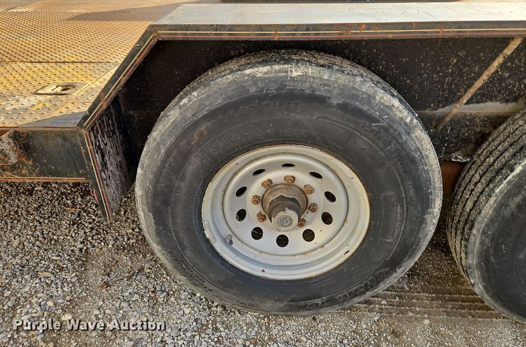 image for item EI8587 2007 Lamar tilt deck equipment trailer