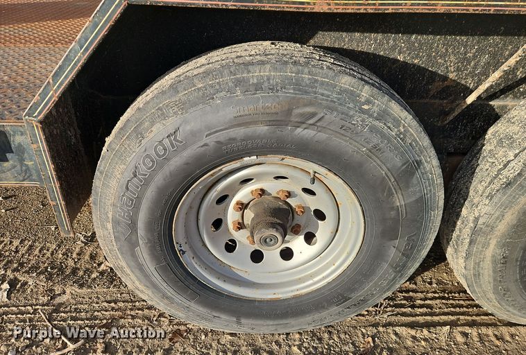 image for item EI8587 2007 Lamar tilt deck equipment trailer