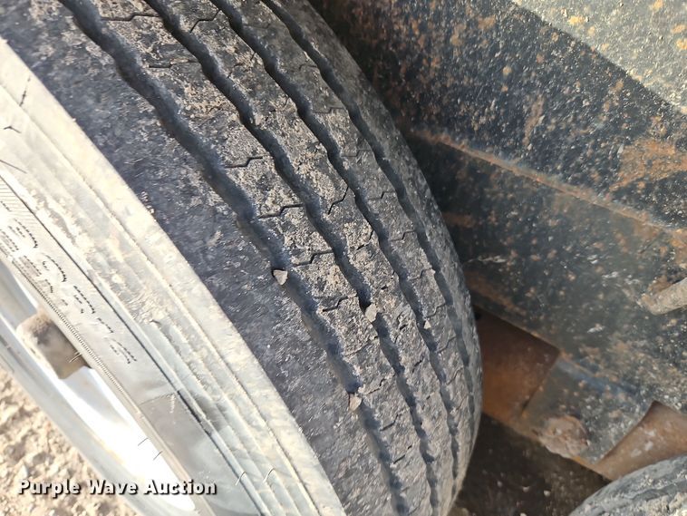 image for item EI8587 2007 Lamar tilt deck equipment trailer