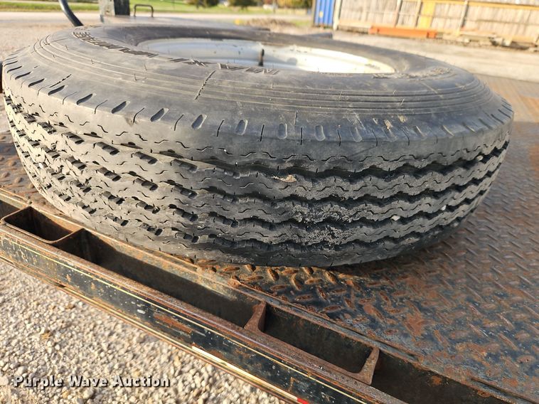 image for item EI8587 2007 Lamar tilt deck equipment trailer