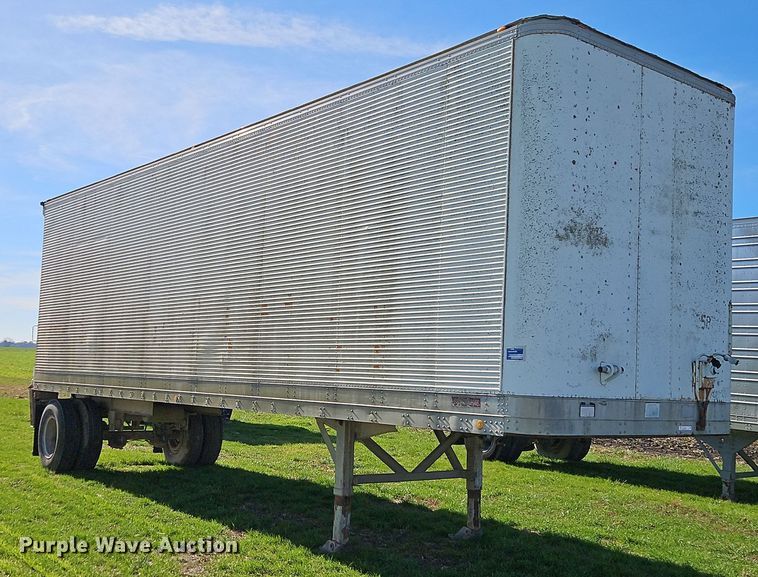image for item EI8608 1979 Fruehauf FBB8 W1 32.10 dry van trailer