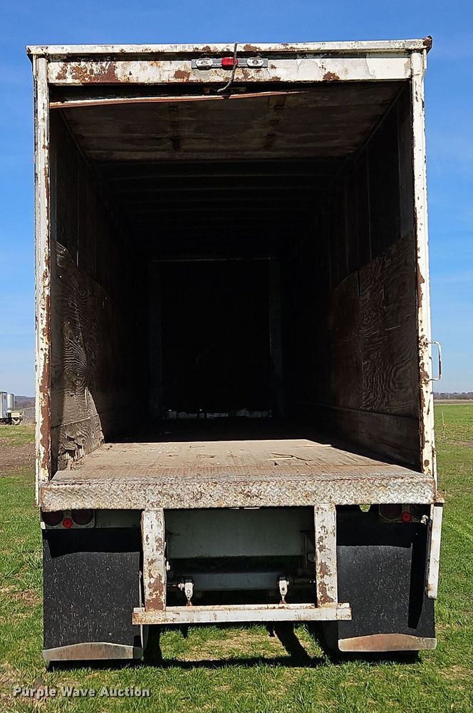 image for item EI8608 1979 Fruehauf FBB8 W1 32.10 dry van trailer