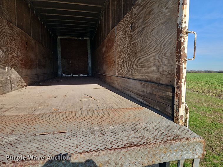 image for item EI8608 1979 Fruehauf FBB8 W1 32.10 dry van trailer