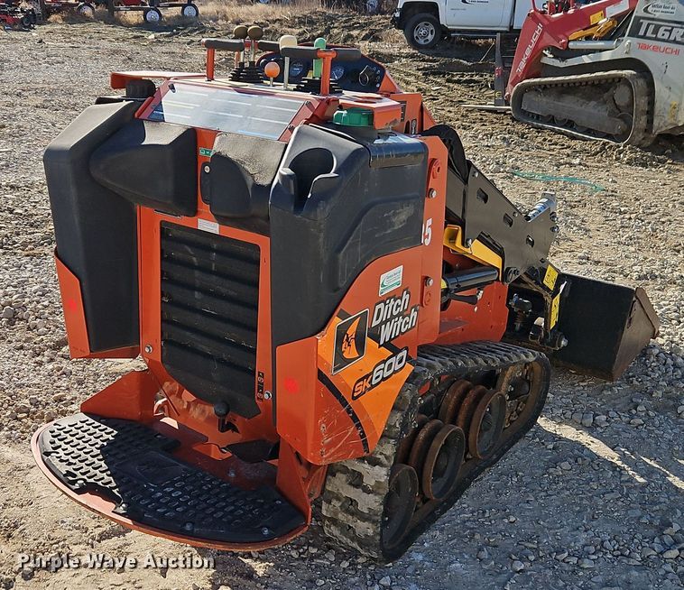 image for item EI8704 2021 Ditch Witch SK600 compact utility loader