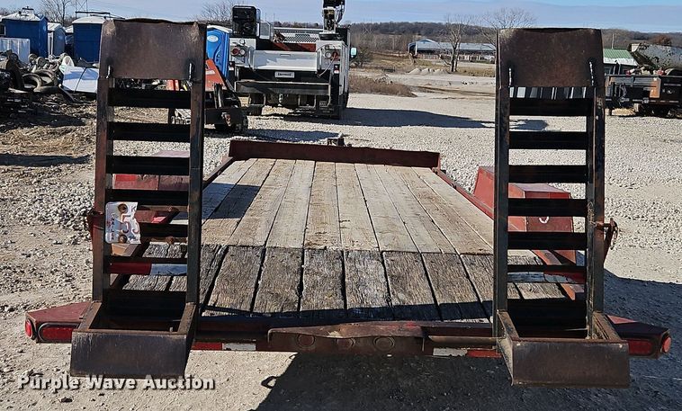 image for item EI8705 2006 Redi Haul equipment trailer