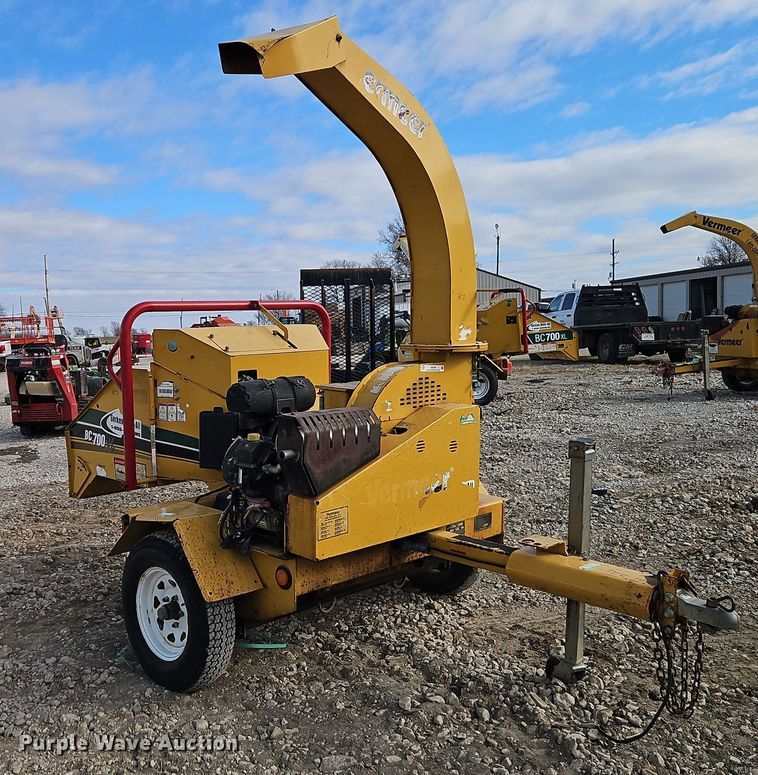 image for item EI8709 2014 Vermeer BC700XL wood chipper