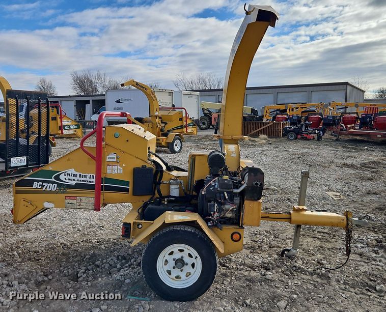 image for item EI8709 2014 Vermeer BC700XL wood chipper