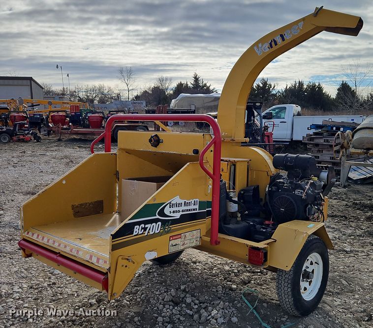 image for item EI8709 2014 Vermeer BC700XL wood chipper