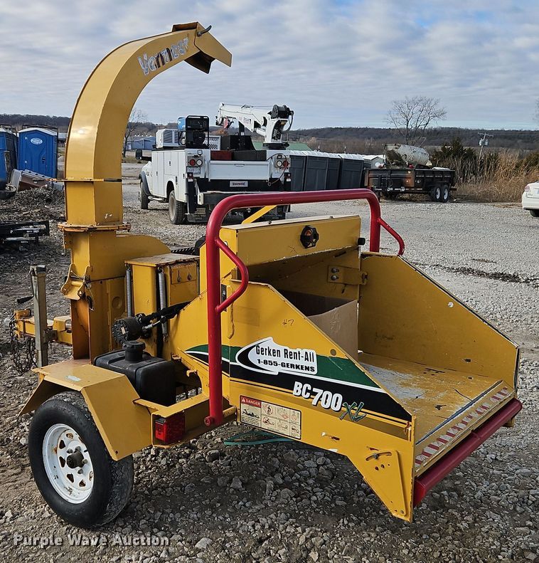 image for item EI8709 2014 Vermeer BC700XL wood chipper