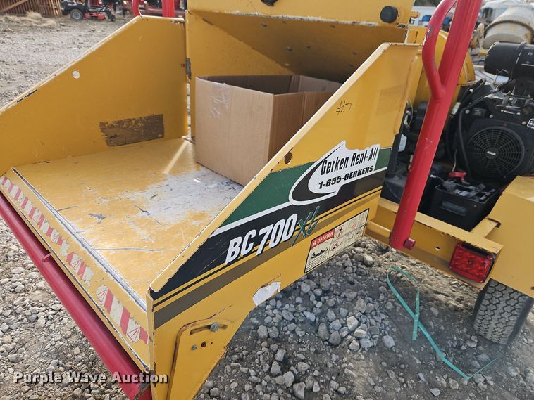 image for item EI8709 2014 Vermeer BC700XL wood chipper