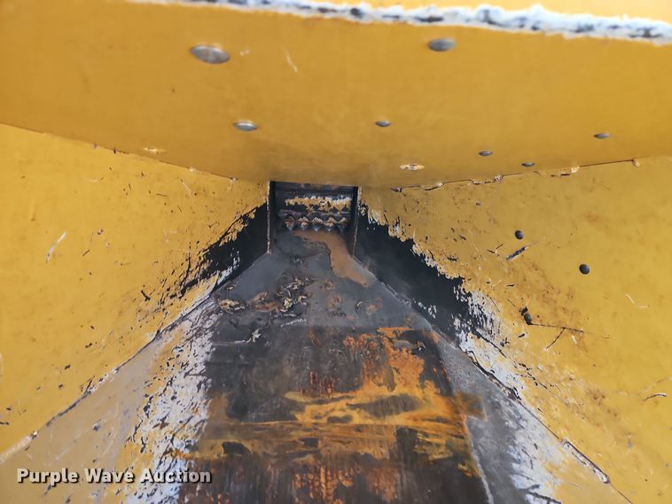 image for item EI8709 2014 Vermeer BC700XL wood chipper