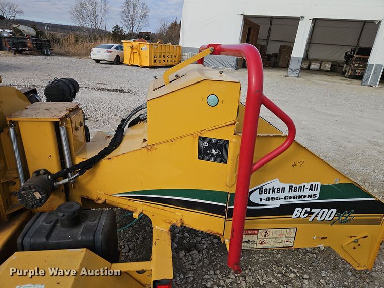 image for item EI8709 2014 Vermeer BC700XL wood chipper