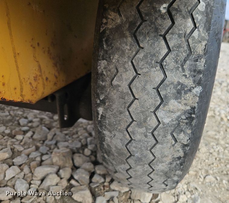 image for item EI8709 2014 Vermeer BC700XL wood chipper