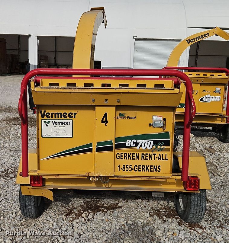 image for item EI8711 2014 Vermeer BC700 XL wood chipper