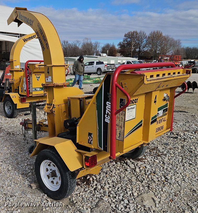 image for item EI8711 2014 Vermeer BC700 XL wood chipper