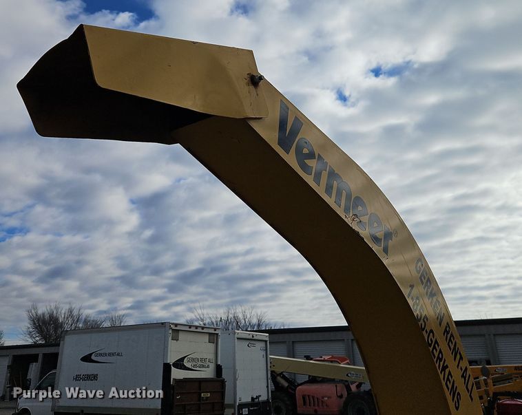 image for item EI8711 2014 Vermeer BC700 XL wood chipper