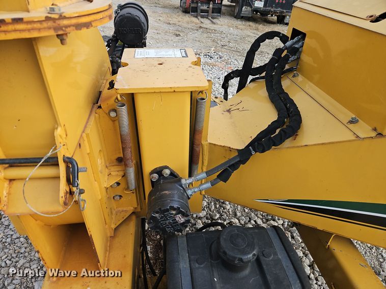 image for item EI8711 2014 Vermeer BC700 XL wood chipper