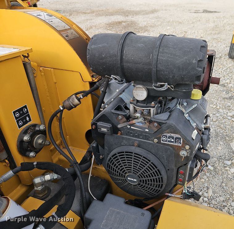 image for item EI8711 2014 Vermeer BC700 XL wood chipper