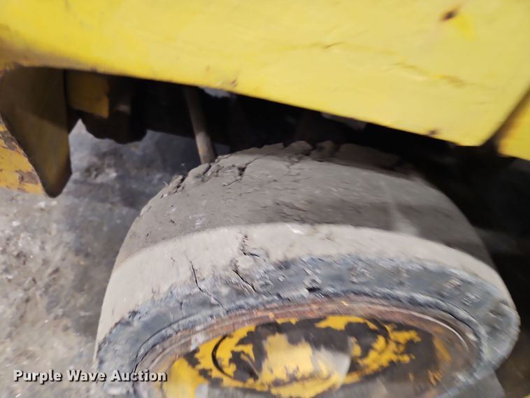 image for item EI8739 Caterpillar T50B forklift