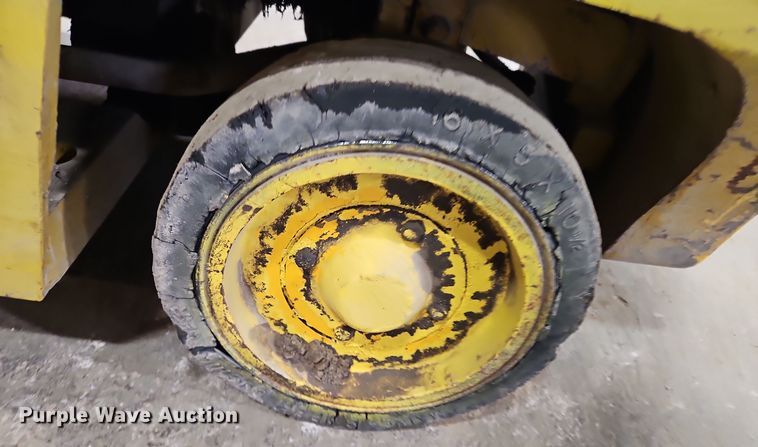 image for item EI8739 Caterpillar T50B forklift