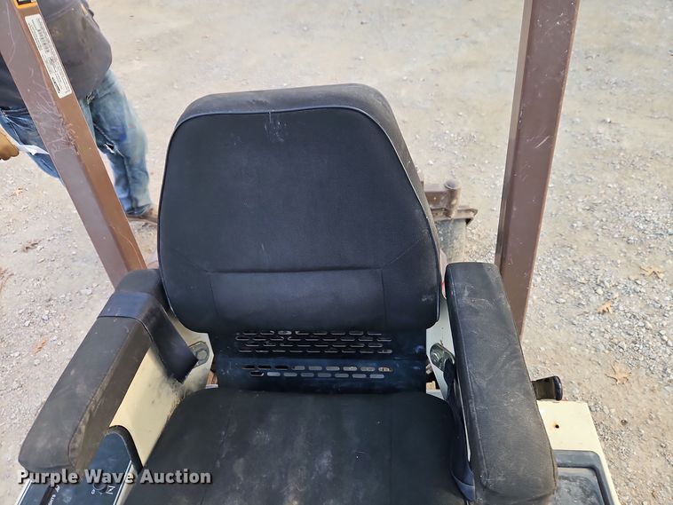 image for item EI8743 Grasshopper 727K ZTR lawn mower