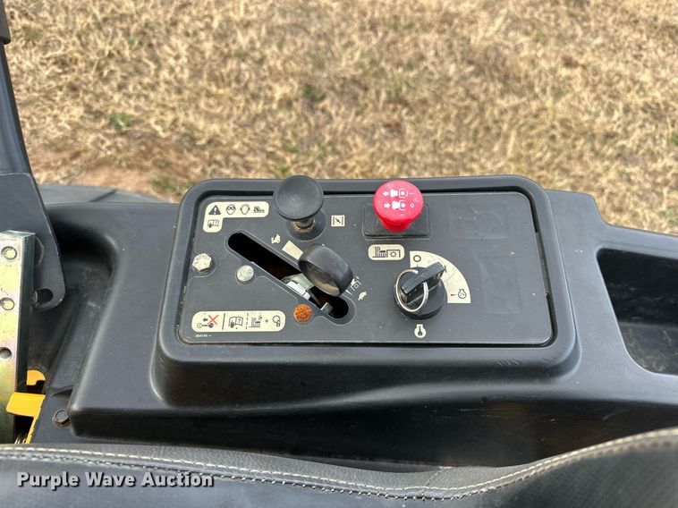 image for item EJ5270 2019 Hustler Raptor ZTR lawn mower