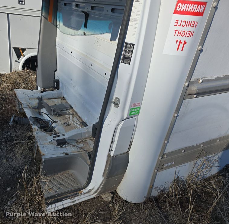 image for item EK2483 2011 Supreme B0100767 box bed