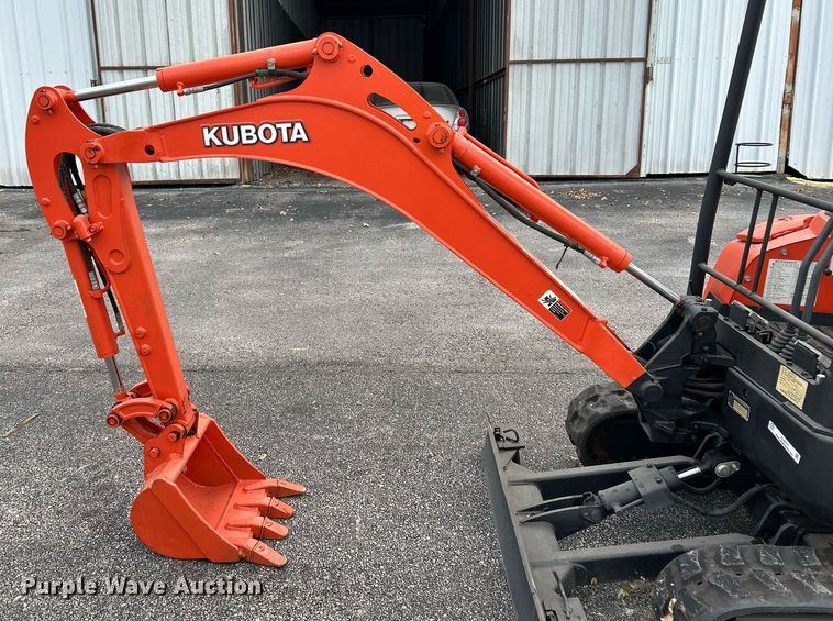 image for item EL6517 2017 Kubota U17 mini excavator