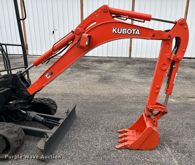 image for item EL6517 2017 Kubota U17 mini excavator