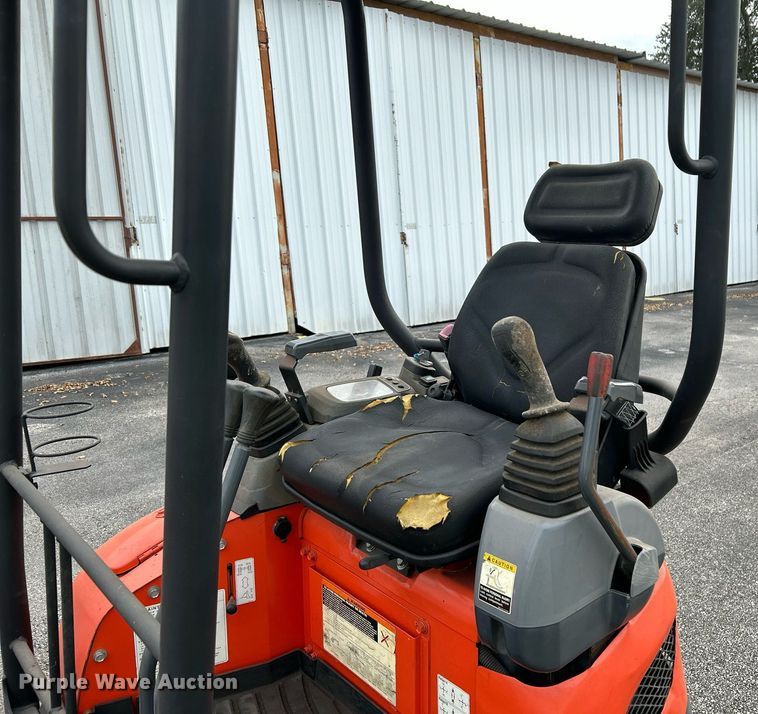 image for item EL6517 2017 Kubota U17 mini excavator