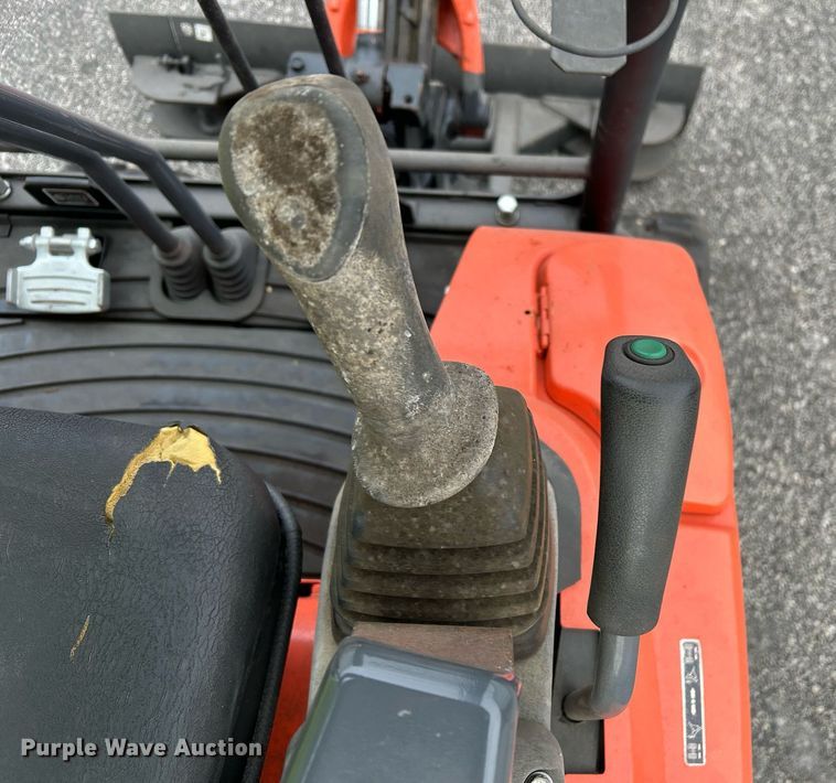 image for item EL6517 2017 Kubota U17 mini excavator