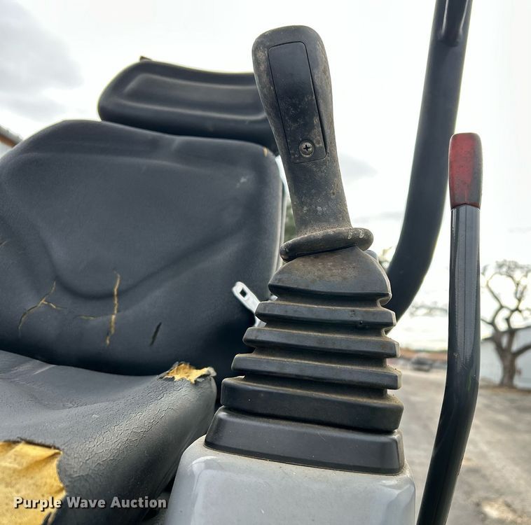 image for item EL6517 2017 Kubota U17 mini excavator