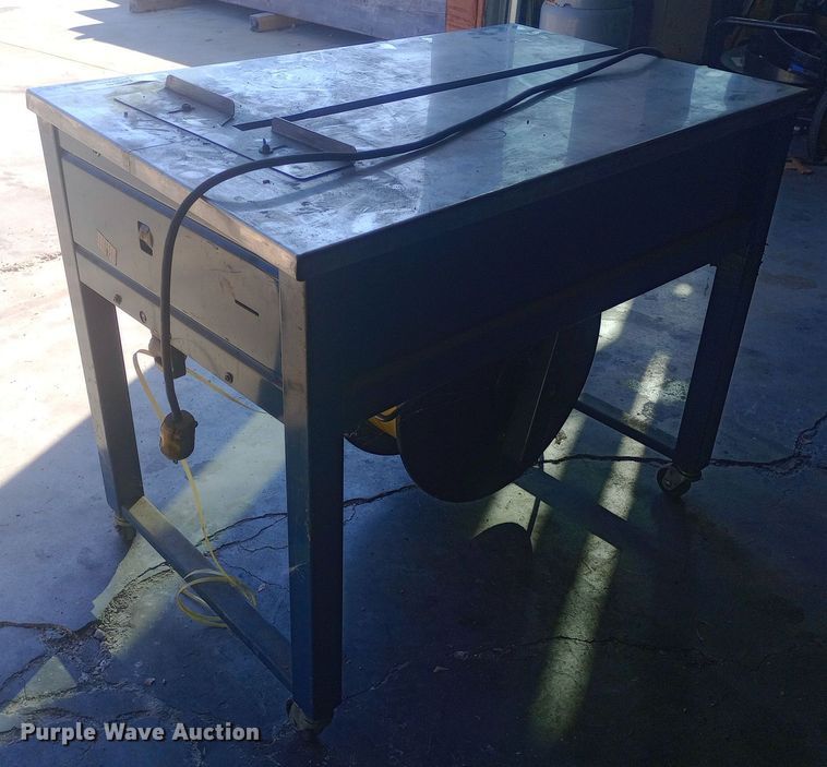 image for item EN8640 (2) plastic banding machines