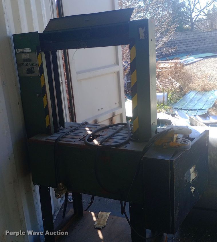 image for item EN8640 (2) plastic banding machines