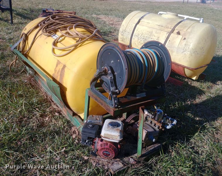 image for item EN8649 (2) sprayer tanks