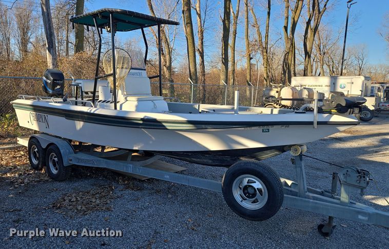 image for item EQ3784 2000 Champion  boat