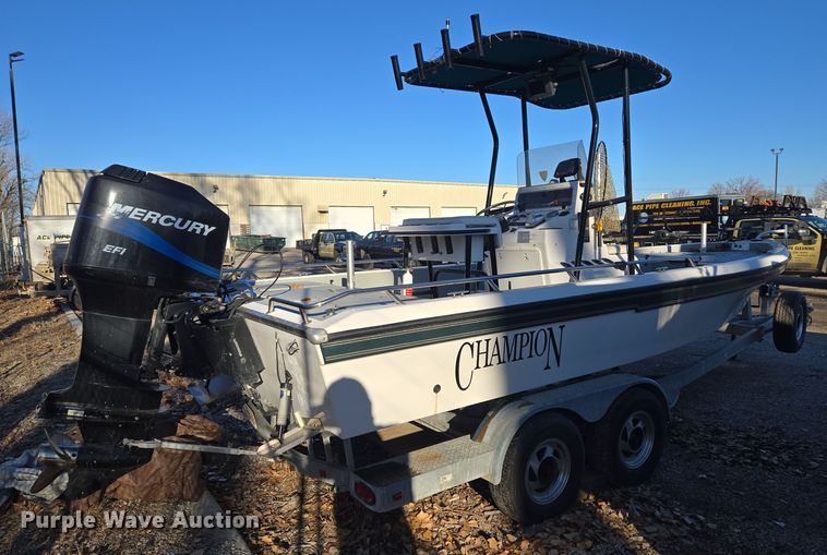 image for item EQ3784 2000 Champion  boat