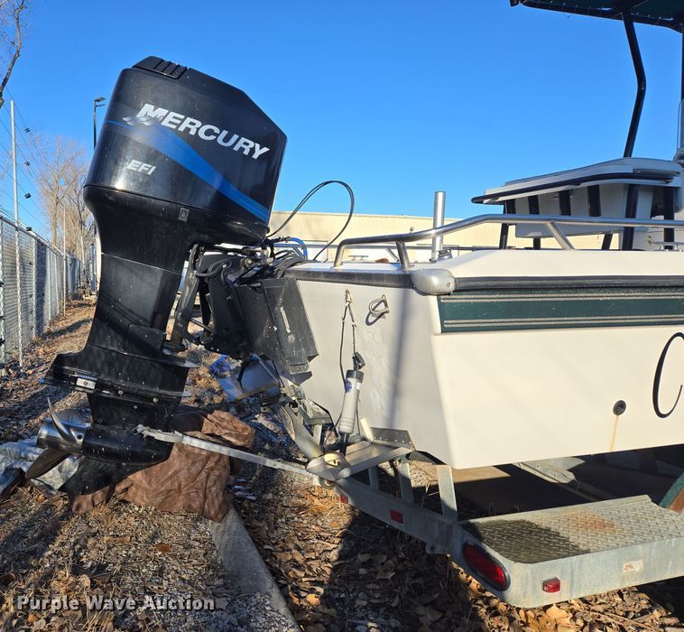 image for item EQ3784 2000 Champion  boat