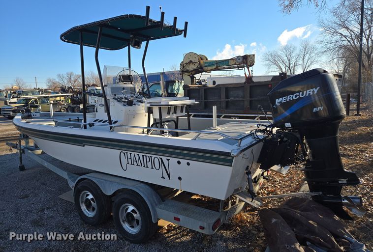 image for item EQ3784 2000 Champion  boat