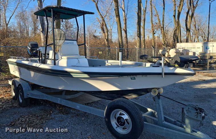 image for item EQ3784 2000 Champion  boat